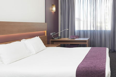 Quality Hotel Ambassador Perth - Gold Coast 4U 5