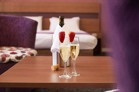 Quality Hotel Ambassador Perth - Gold Coast 4U 8