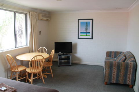 Malibu Apartments - Perth - Accommodation Gold Coast 12