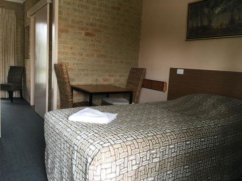 Mount Barker Valley Views Motel & Chalets, Western Australia - Gold Coast 4U 8