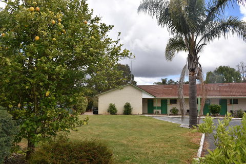Mount Barker Valley Views Motel & Chalets, Western Australia - Gold Coast 4U 22