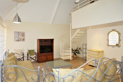 Osprey Holiday Village Unit 110 - Gold Coast 4U 5