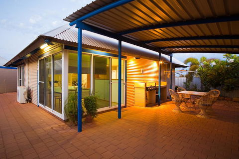 Osprey Holiday Village Unit 110 - Gold Coast 4U 17