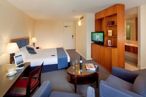 Seasons Of Perth - Gold Coast 4U 25