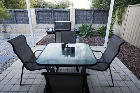FortyTwo - Oceanside Retreat Busselton - 1 Gold Coast 5