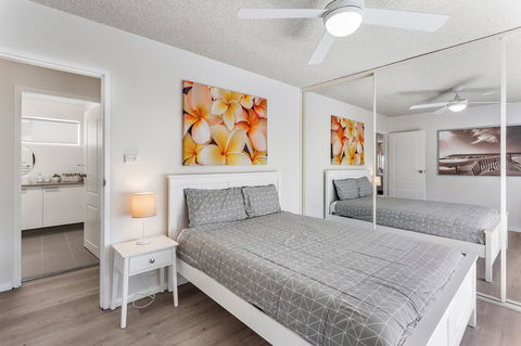 Laman Lodge, Unit 2, 15 Laman Street - Accommodation Gold Coast 9