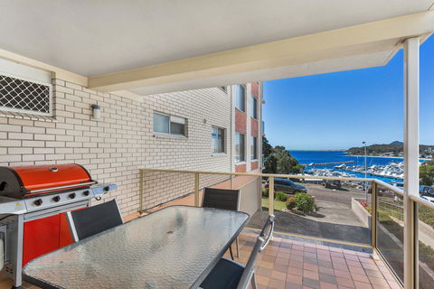 Laman Lodge, Unit 2, 15 Laman Street - Accommodation Gold Coast 12