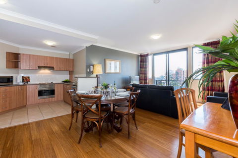 Mont Clare Boutique Apartments - Gold Coast 4U 4