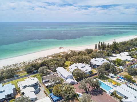 Cape View Beach Resort - 1 Gold Coast 0