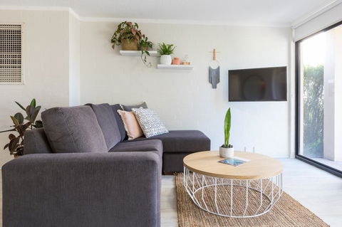 Number 72 Kalbarri Riverview Apartments - Gold Coast 4U 1