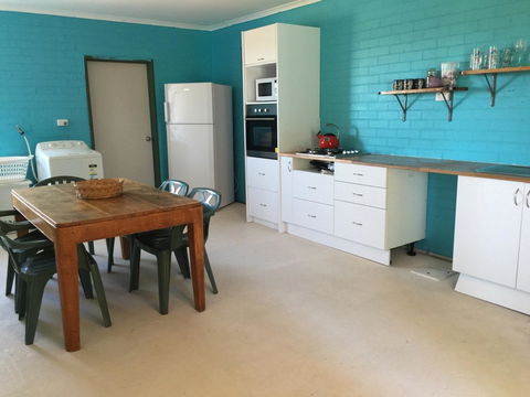 Surf Shack - Gold Coast 4U 1