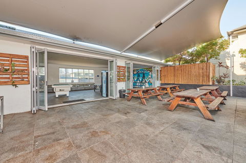 Nomads Byron Bay Backpackers - Gold Coast 4U 4