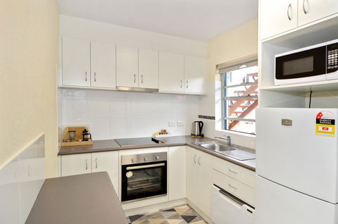 Dolphin Lodge Albany - Self Contained Apartments At Middleton Beach - Accommodation Gold Coast 12