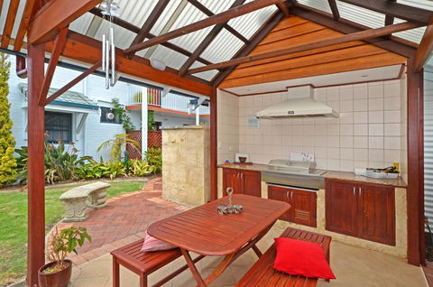 Dolphin Lodge Albany - Self Contained Apartments At Middleton Beach - Accommodation Gold Coast 18