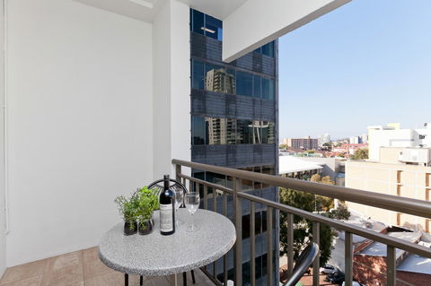 Central City Exclusive Apartments - Gold Coast 4U 8