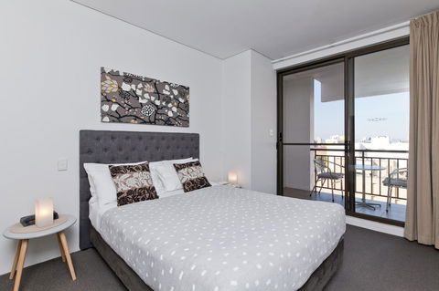 Central City Exclusive Apartments - Gold Coast 4U 2