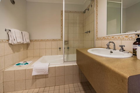 Central City Exclusive Apartments - Gold Coast 4U 17