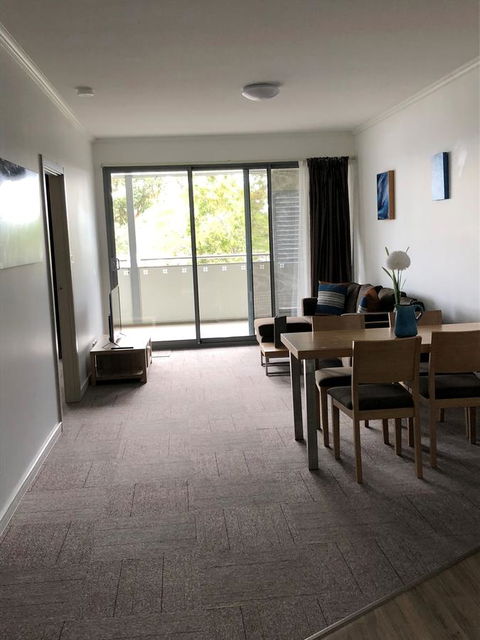 Morisset Serviced Apartments - Gold Coast 4U 24