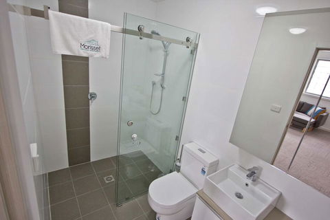 Morisset Serviced Apartments - Gold Coast 4U 32