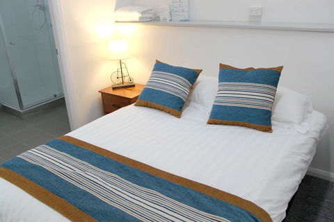 Morisset Serviced Apartments - Gold Coast 4U 5