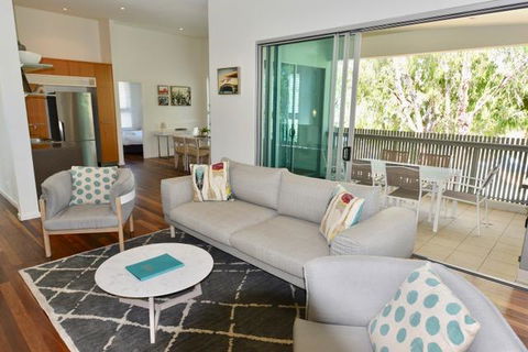 East On Byron - Gold Coast 4U 24