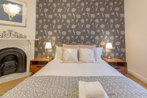 Heritage Townhouse Near Harbour Bridge - 1 Gold Coast 22