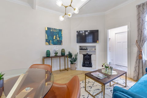 Heritage Townhouse Near Harbour Bridge - 1 Gold Coast 17