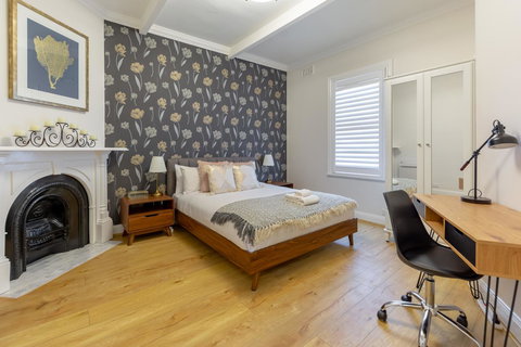 Heritage Townhouse Near Harbour Bridge - 1 Gold Coast 26