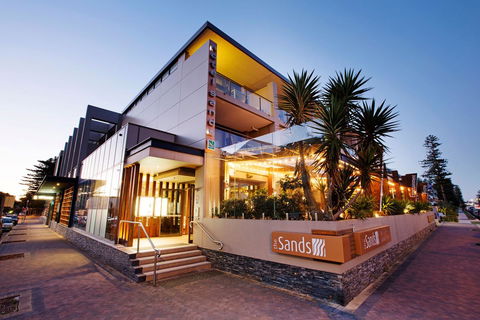 Narrabeen Sands Hotel By Nightcap Plus - Gold Coast 4U 4