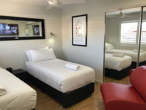 Jesmond Executive Villas - Gold Coast 4U 3