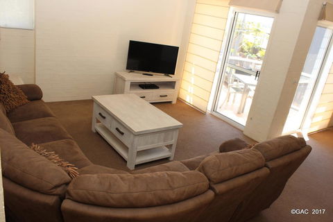 Mollymook Cove Apartments - Gold Coast 4U 14