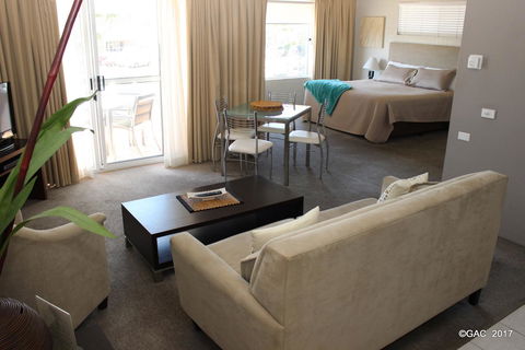 Mollymook Cove Apartments - Gold Coast 4U 19
