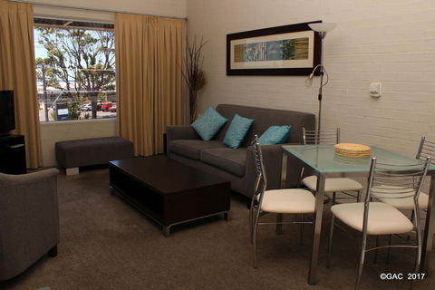 Mollymook Cove Apartments - Gold Coast 4U 3