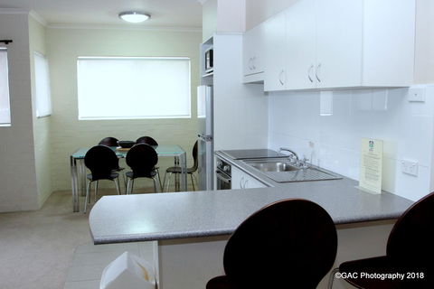 Mollymook Cove Apartments - Gold Coast 4U 24