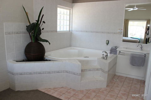 Mollymook Cove Apartments - Gold Coast 4U 8