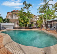 Cossies by the Sea - Gold Coast 4U