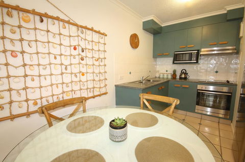Cossies By The Sea - Gold Coast 4U 9