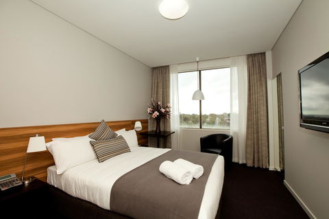 Metro Hotel Miranda - Gold Coast 4U 13