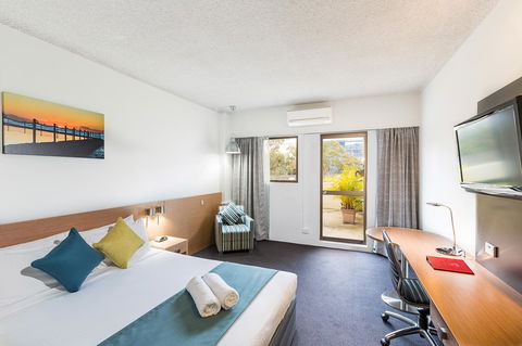 Metro Hotel Miranda - Gold Coast 4U 24