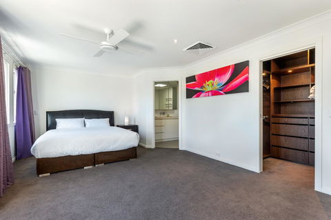 Kensington Self-Contained Modern House (89BROM) - Gold Coast 4U 14