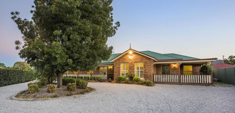 Colonial Court Villas - Gold Coast 4U 4