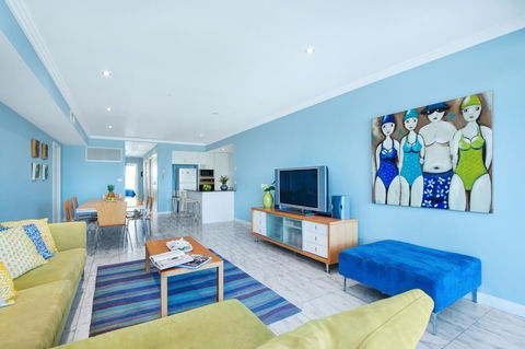On The Beach Getaway - Gold Coast 4U 2