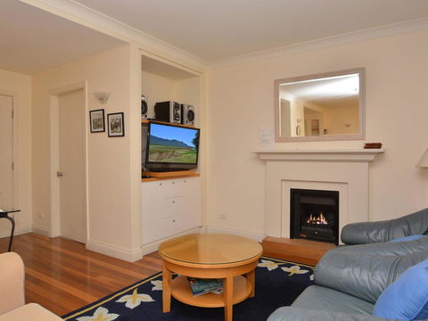 Villa 2br Prosecco Villa Located Within Cypress Lakes Resort - Accommodation Gold Coast 1