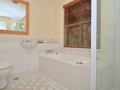 Villa 2br Prosecco Villa Located Within Cypress Lakes Resort - Accommodation Gold Coast 13