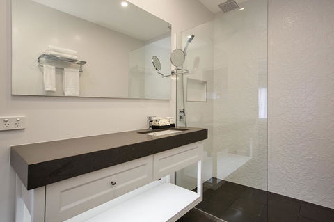 CH Boutique Hotel & Apartments, Ascend Hotel Collection - Gold Coast 4U 10