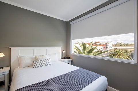 CH Boutique Hotel & Apartments, Ascend Hotel Collection - Gold Coast 4U 26