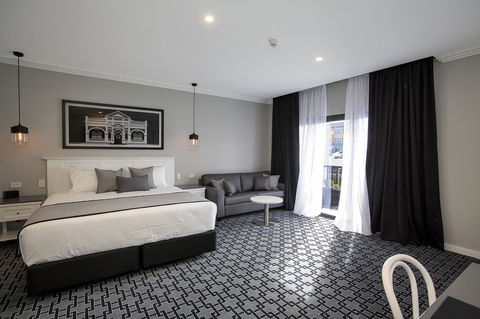 CH Boutique Hotel & Apartments, Ascend Hotel Collection - Gold Coast 4U 1