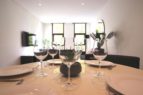 DD Apartments On Day - Gold Coast 4U 1