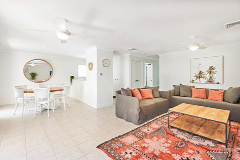 The Lord Byron - Accommodation Gold Coast 12