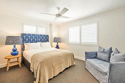 The Lord Byron - Accommodation Gold Coast 13